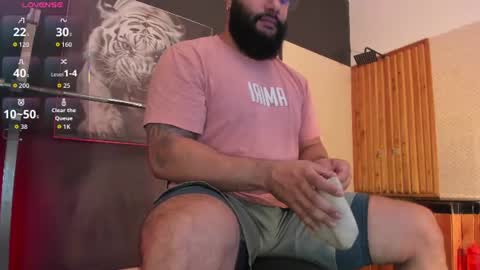 Snapshot of luke__09 chatting on July 2026 11:51:02 AM LUKE online show from July 2026 11:51:02 AM