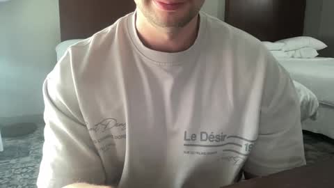 Snapshot of luke_bubblebutt chatting on September 2025 04:42:01 PM Luke online show from September 2025 04:42:01 PM