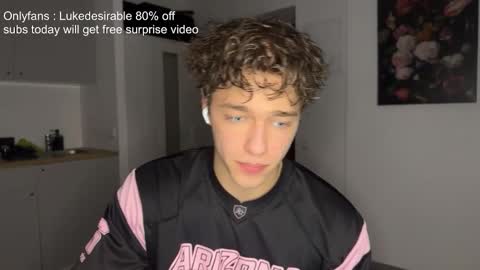 Snapshot of lukedesirable chatting on February 2026 08:27:01 PM lukedesirable online show from February 2026 08:27:01 PM