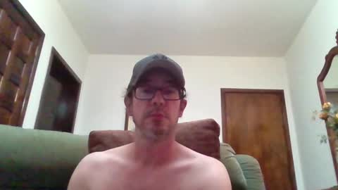 Snapshot of lukz88bigcock chatting on March 2026 10:31:02 PM Luke online show from March 2026 10:31:02 PM