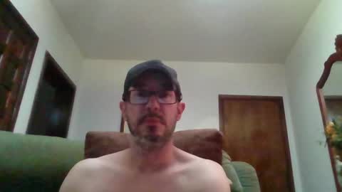 Snapshot of lukz88bigcock chatting on May 2026 02:06:02 AM Luke online show from May 2026 02:06:02 AM