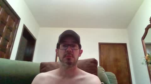 Snapshot of lukz88bigcock chatting on May 2026 10:48:01 PM Luke online show from May 2026 10:48:01 PM