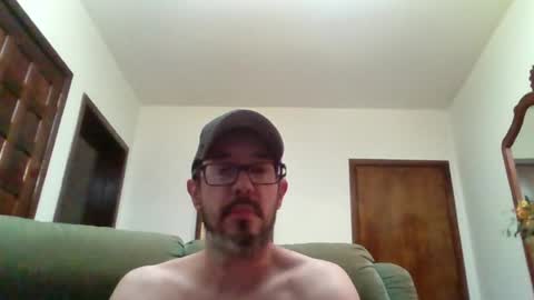 Snapshot of lukz88bigcock chatting on June 2026 01:27:01 AM Luke online show from June 2026 01:27:01 AM