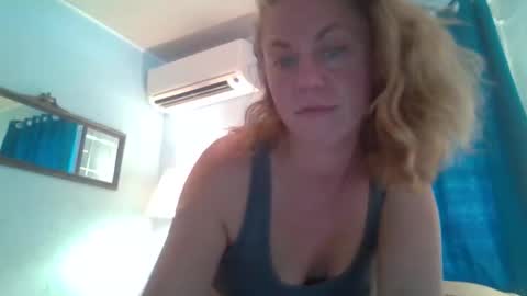 Snapshot of lullabyofbroadway chatting on May 2026 08:38:02 PM lullabyofbroadway online show from May 2026 08:38:02 PM
