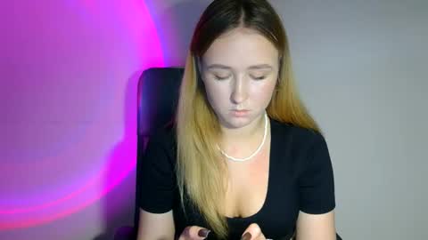 Lulu Baby18 online show from October 2025 02:18:02 PM