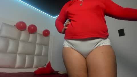 Snapshot of lulu_js_ chatting on June 2026 05:33:02 PM elizabeth online show from June 2026 05:33:02 PM