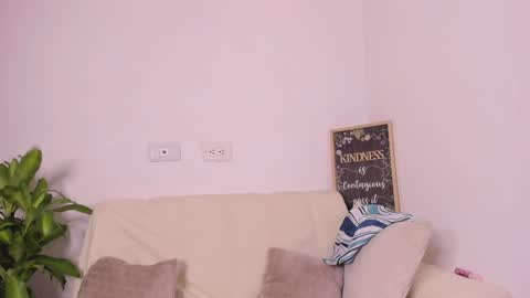 Snapshot of lulu_russell chatting on January 2025 04:44:01 AM LULU online show from January 2025 04:44:01 AM