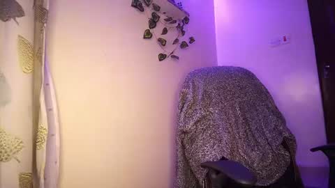 lulu_sparks1 online show from September 2025 07:10:02 AM