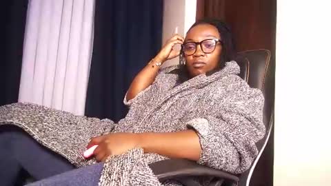 Snapshot of lulu_sparks1 chatting on May 2026 05:29:02 PM lulu_sparks1 online show from May 2026 05:29:02 PM