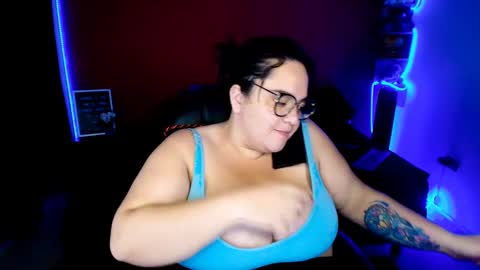 LuluBigTitts online show from January 2025 02:41:01 AM