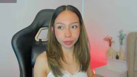 luluuberry online show from November 2025 11:10:01 AM