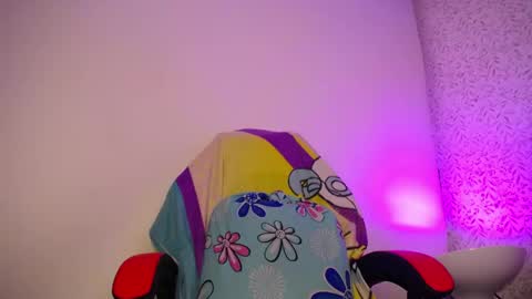 Snapshot of luly_blue chatting on April 2026 03:11:01 AM Luly online show from April 2026 03:11:01 AM