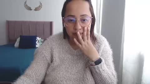 Snapshot of lumi_84 chatting on January 2025 04:25:01 PM LUMI online show from January 2025 04:25:01 PM