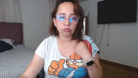 Snapshot of lumi_84 chatting on February 2025 04:05:01 AM LUMI online show from February 2025 04:05:01 AM