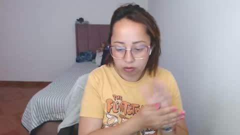 Snapshot of lumi_84 chatting on February 2025 04:05:02 AM LUMI online show from February 2025 04:05:02 AM