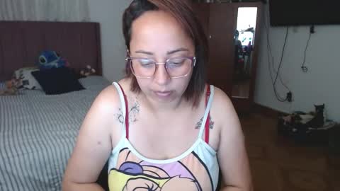 Snapshot of lumi_84 chatting on February 2025 02:04:01 AM LUMI online show from February 2025 02:04:01 AM