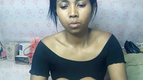 Luna online show from November 2025 04:52:02 PM