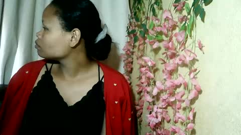 Snapshot of luna01mia chatting on July 2026 06:05:01 AM luna01mia online show from July 2026 06:05:01 AM