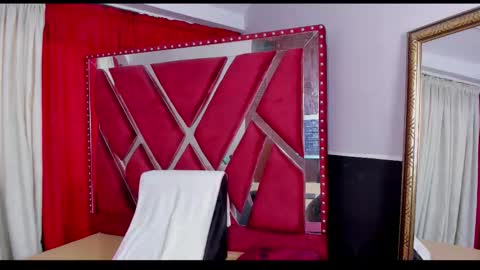 Luna  online show from September 2025 07:30:02 PM