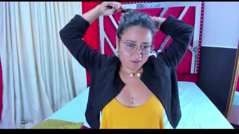 Luna  online show from October 2025 08:50:01 PM