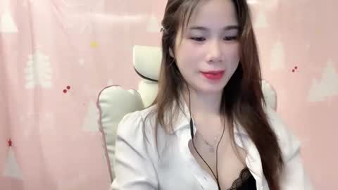 Luna online show from April 2026 03:43:01 PM