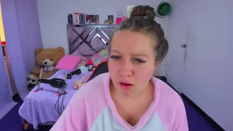 Snapshot of luna_analya chatting on May 2026 06:35:02 PM luna_analya online show from May 2026 06:35:02 PM