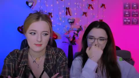 luna_berryy online show from April 2026 06:56:02 PM