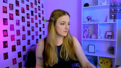 Snapshot of luna_berryy chatting on July 2026 06:45:01 PM luna_berryy online show from July 2026 06:45:01 PM