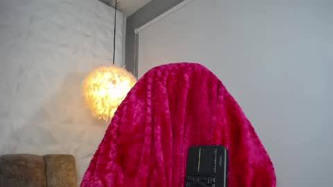 LUNA online show from April 2026 09:28:01 PM