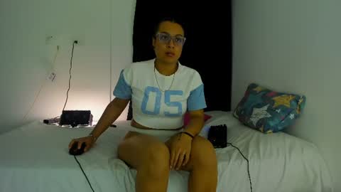 Snapshot of luna_cami4 chatting on July 2026 04:04:01 AM --- Luna Cami --- online show from July 2026 04:04:01 AM