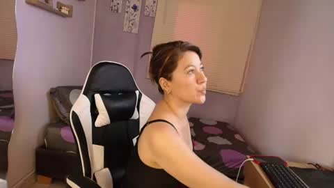 Snapshot of luna_desiree chatting on June 2026 10:23:02 PM luna_desiree online show from June 2026 10:23:02 PM