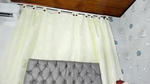 Luna Eva online show from January 2025 05:48:01 PM