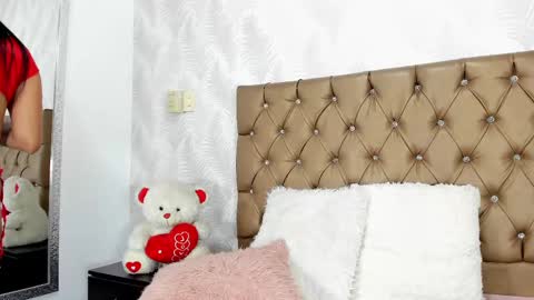 Luna Eva online show from September 2025 01:21:01 PM