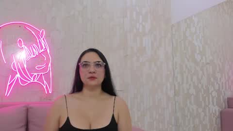 Snapshot of luna_ferrer1 chatting on June 2026 11:44:01 AM luna_ferrer1 online show from June 2026 11:44:01 AM