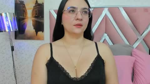 Snapshot of luna_ferrer1 chatting on July 2026 12:02:02 PM luna_ferrer1 online show from July 2026 12:02:02 PM