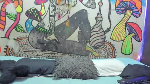 luna_gc online show from October 2025 09:58:02 PM