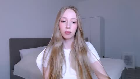 Luna online show from February 2026 09:55:01 PM