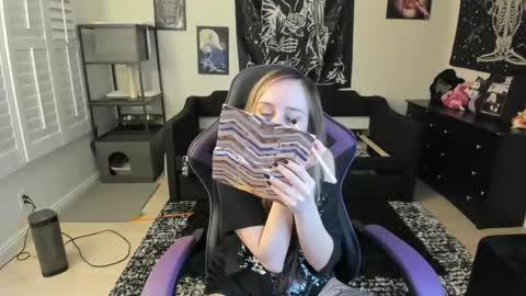 Luna online show from January 2026 01:32:01 AM