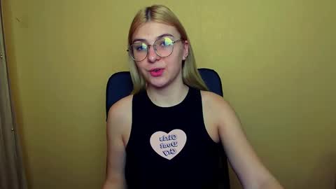 Snapshot of luna_lush_ chatting on January 2025 08:15:02 AM Luna online show from January 2025 08:15:02 AM