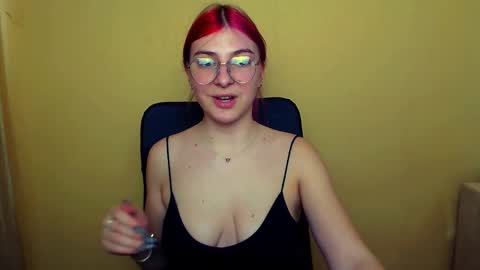 Snapshot of luna_lush_ chatting on February 2025 12:23:02 PM Luna online show from February 2025 12:23:02 PM