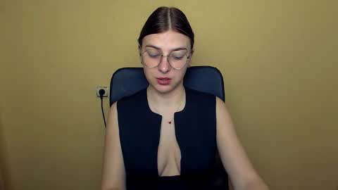 Luna online show from November 2025 01:10:01 PM