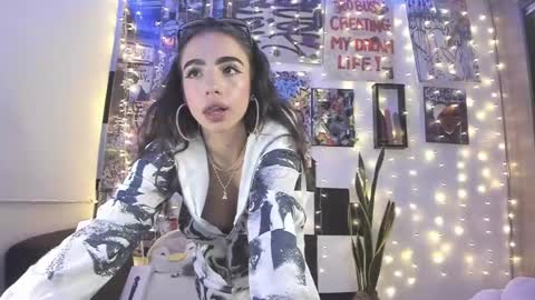 Snapshot of luna_mccoy chatting on February 2025 03:58:01 AM LUNA MCCOY online show from February 2025 03:58:01 AM