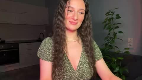 luna_raee online show from November 2025 06:40:01 PM