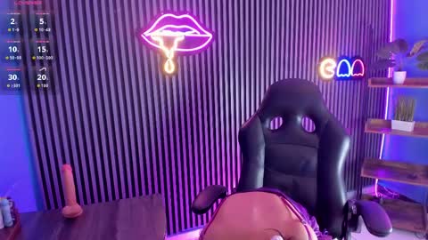 Luna Rosse  online show from April 2026 02:13:02 PM