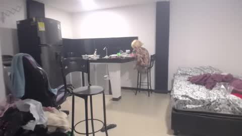 Luna online show from March 2025 10:15:02 PM