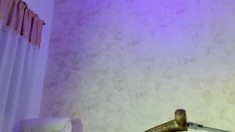 Luna online show from April 2026 11:37:01 AM