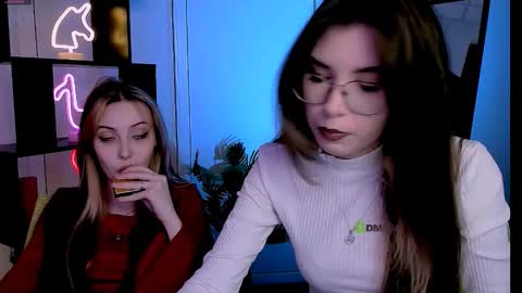 Luna online show from October 2025 08:15:02 PM