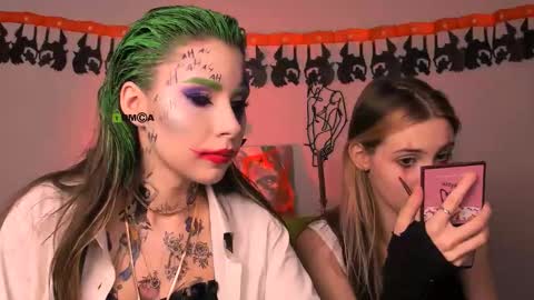 Luna online show from October 2025 08:21:02 PM