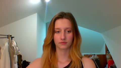 L U N A  online show from December 2024 03:04:02 PM