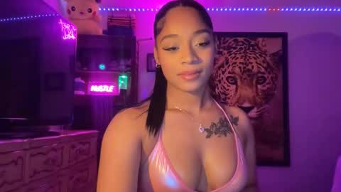 lunaa_11 online show from April 2026 05:25:01 AM